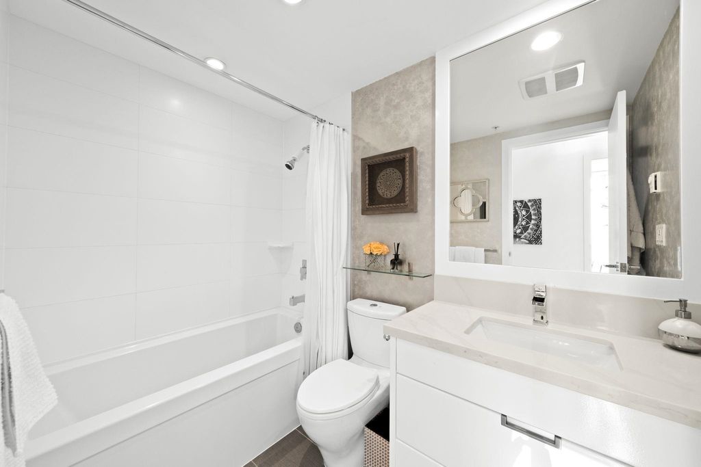 listing image 1102065176162482565