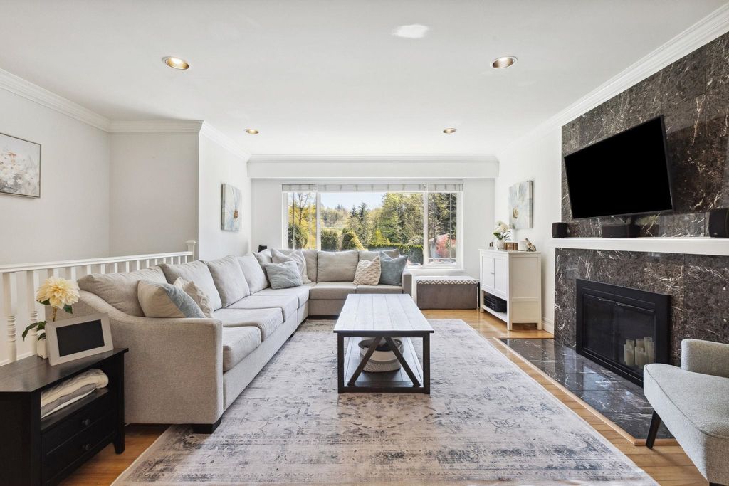 listing image 1104265861382414468