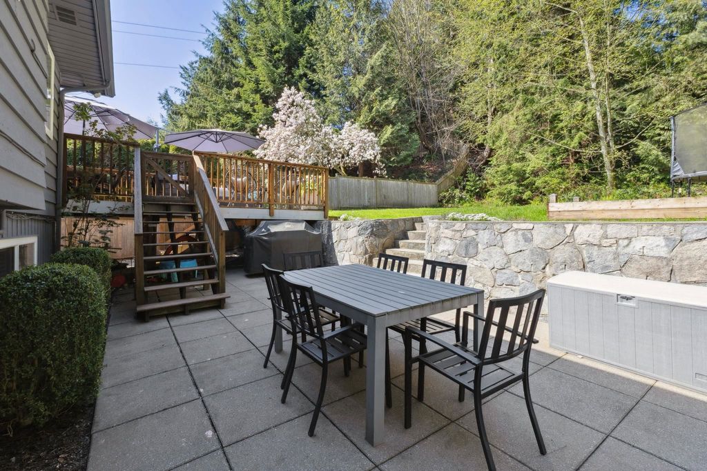 listing image 1102599364023960270