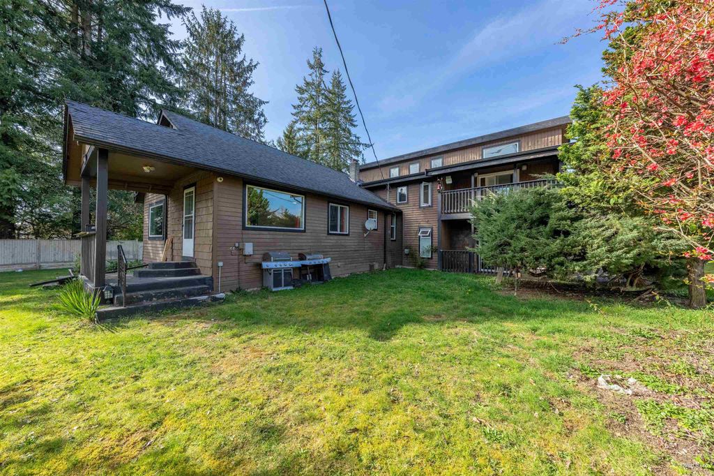 Photo of 24483 Dewdney Trunk Road, Maple Ridge, BC V4R 1W9 (MLS # R3112089)
