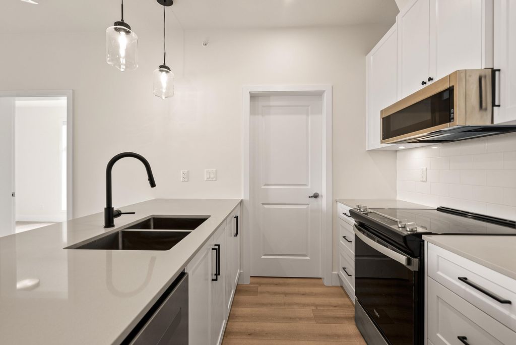 listing image 1101432968839455179