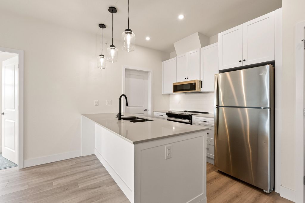 listing image 1107506355420706765