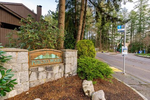 1976 Purcell Way North Vancouver BC V7J 3K3