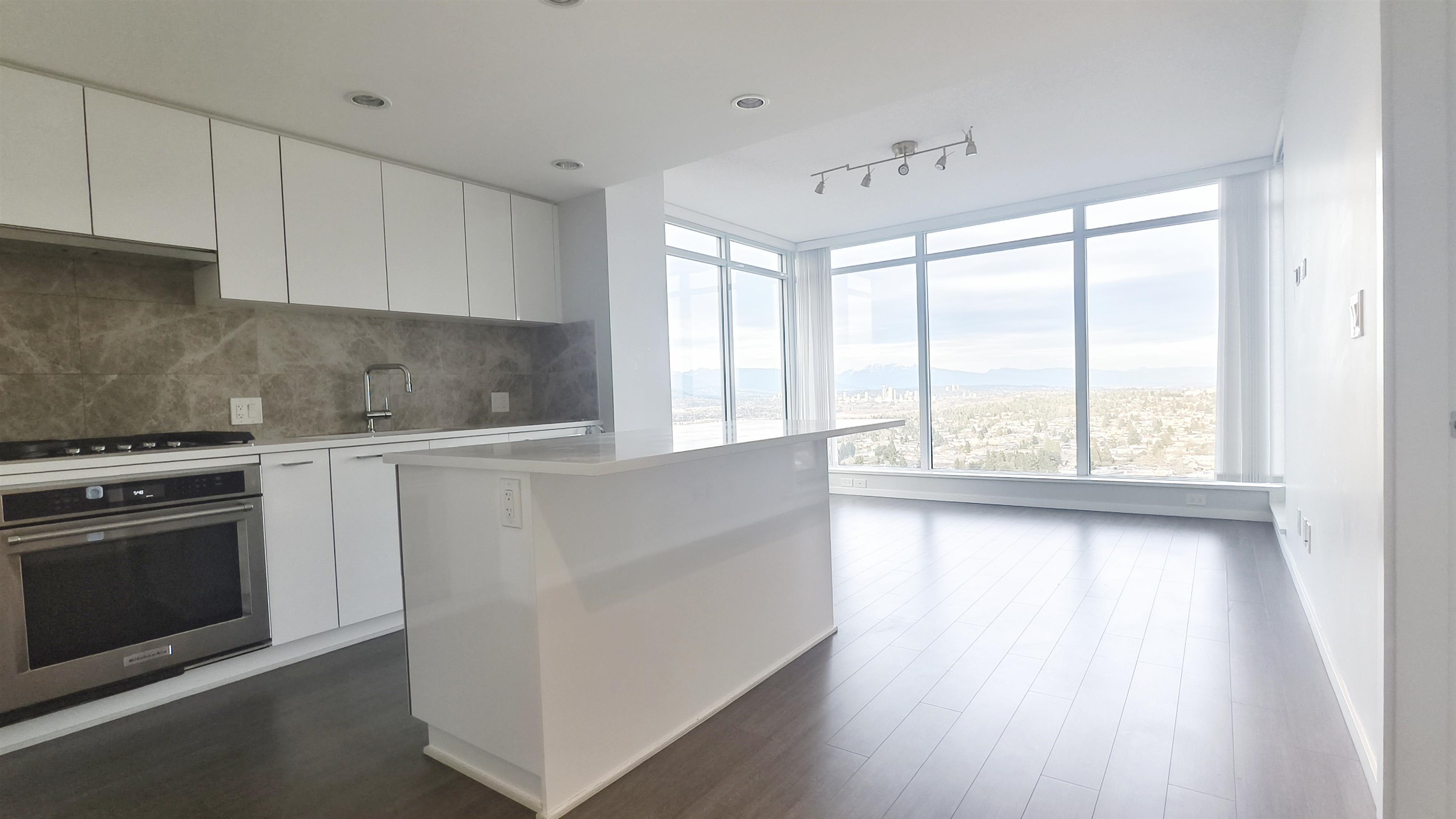 6700 Dunblane Avenue 2906