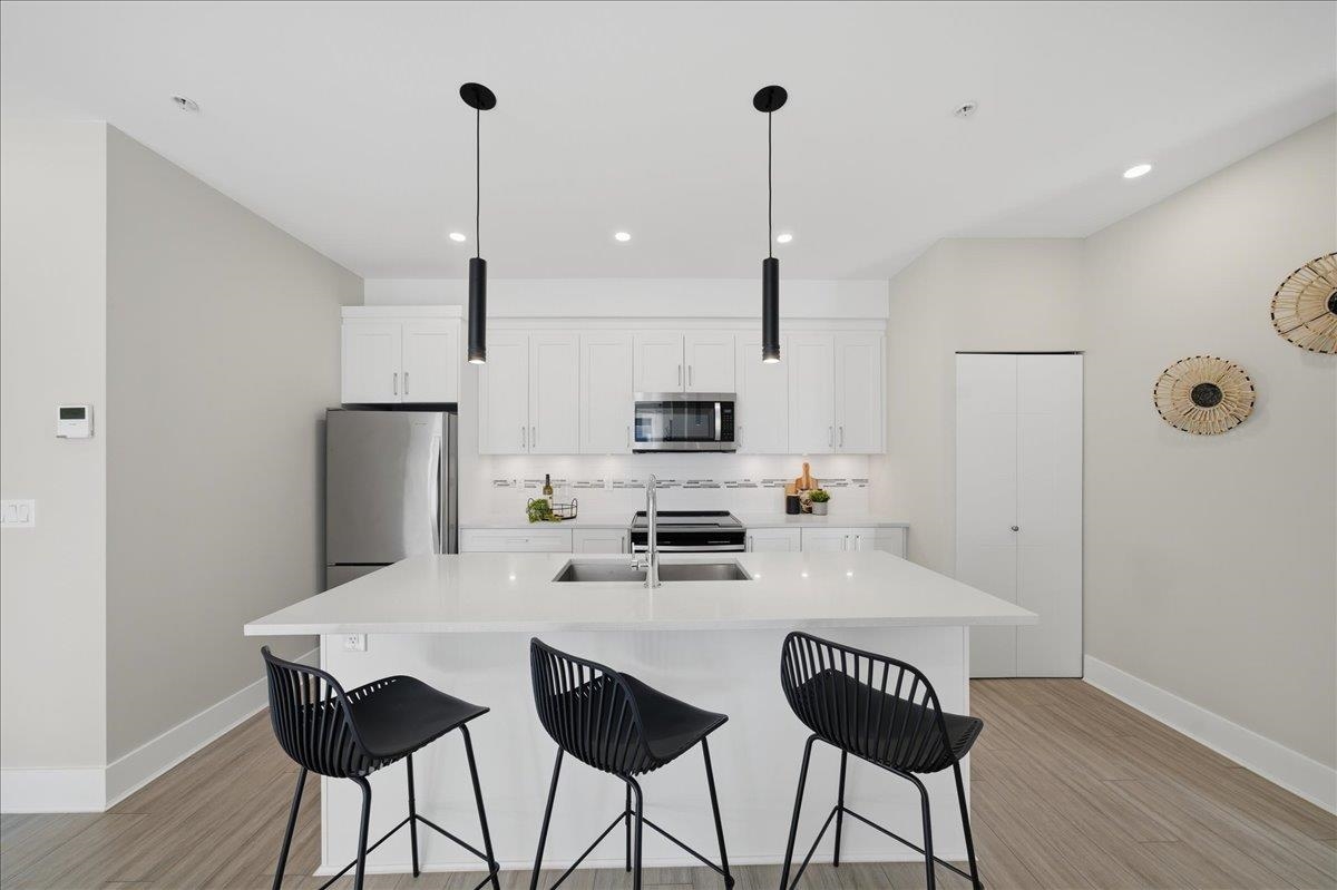 22335 Mcintosh Avenue 305