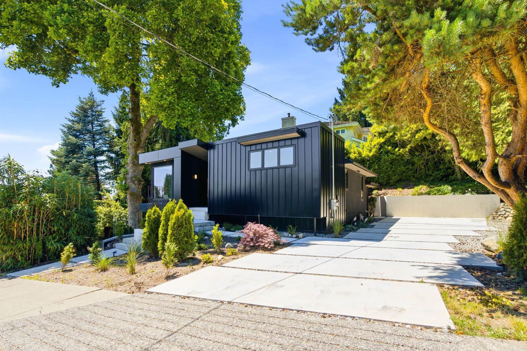 2508 Nelson Avenue