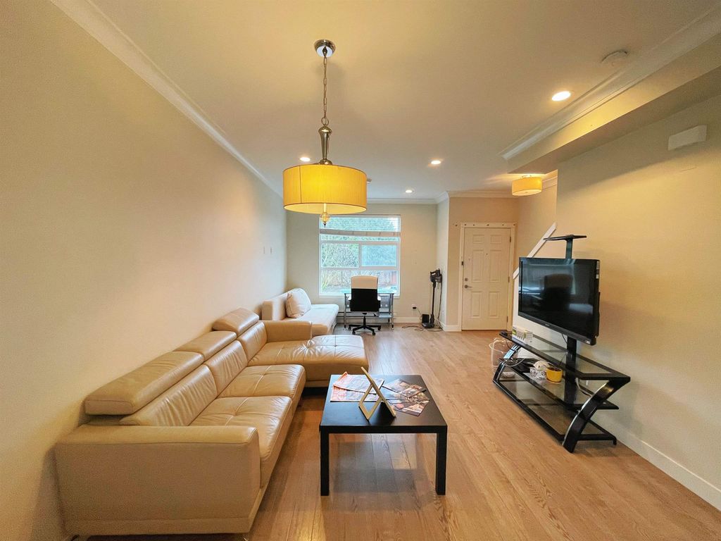 listing image 1107658330161237142