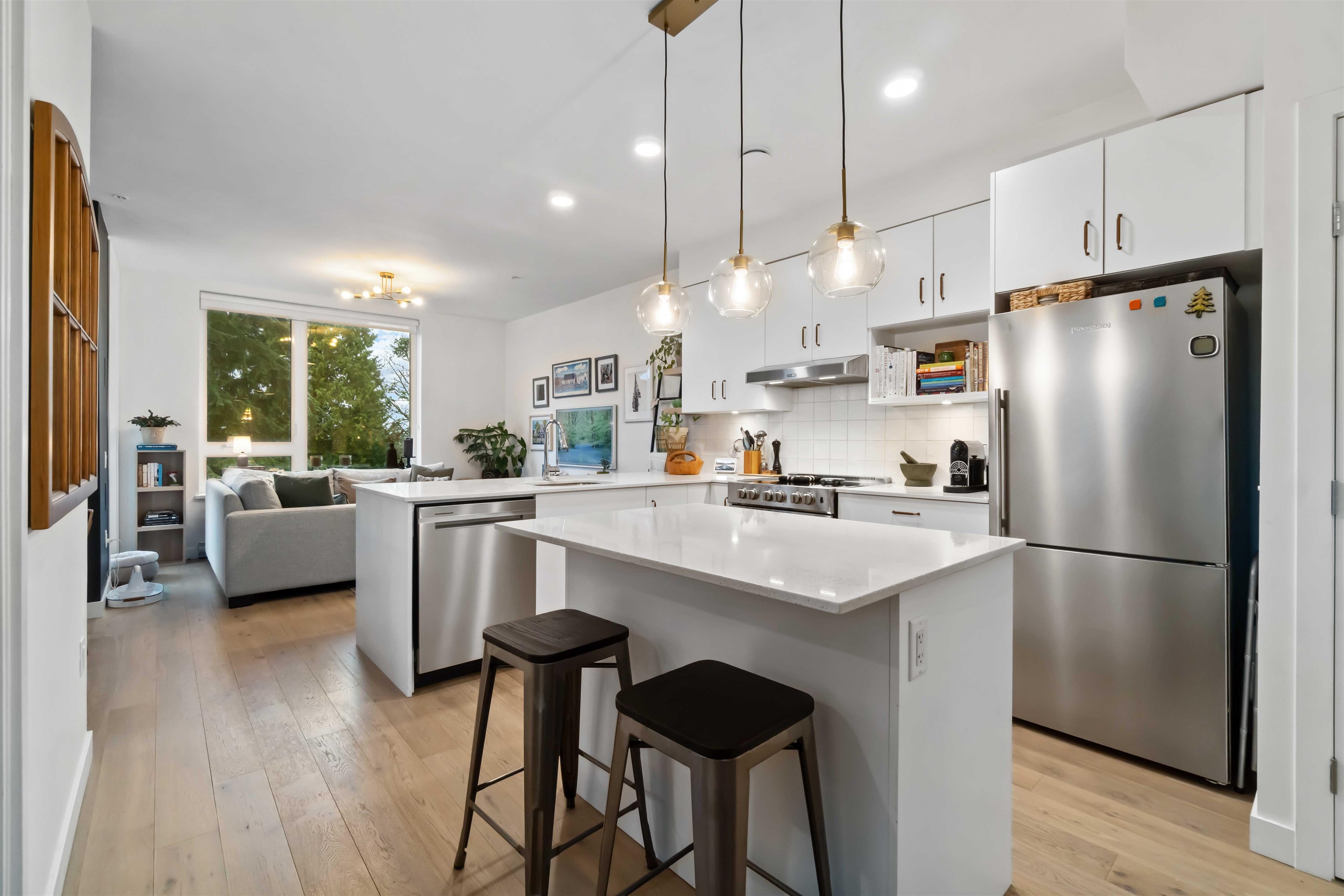 2137 Chesterfield Avenue 403