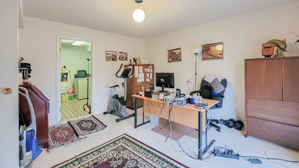 listing image 1105261991563389049
