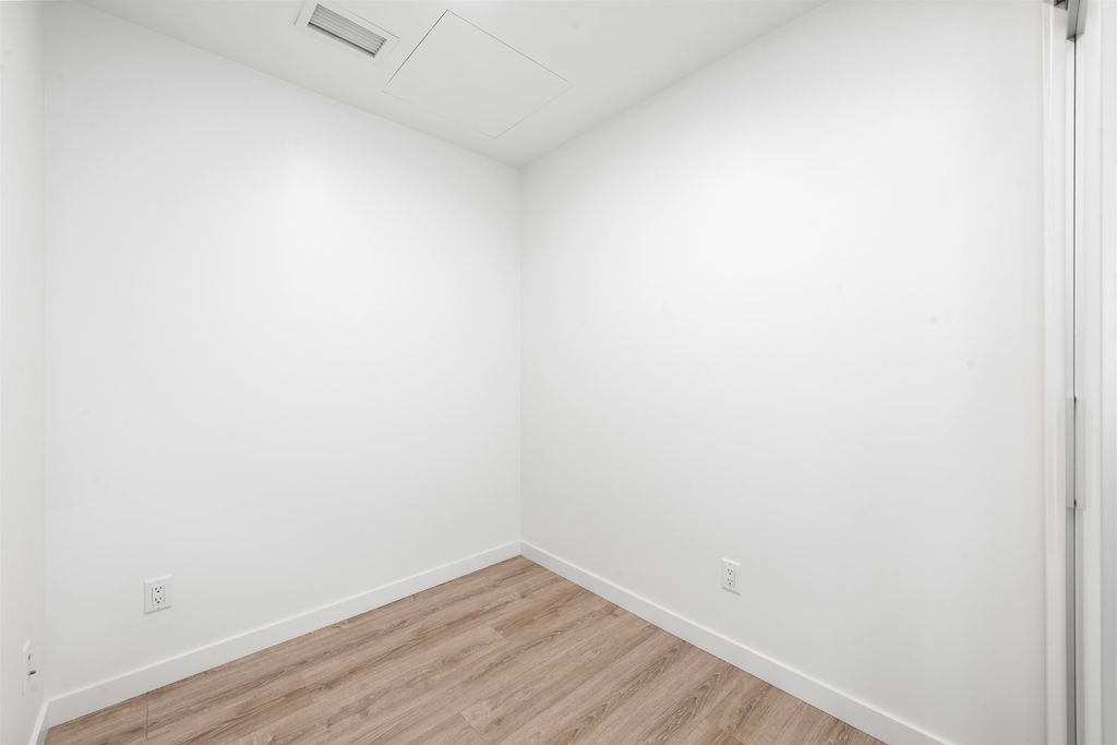 listing image 1100911727046955678