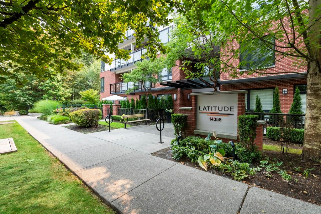 Photo of 14358 60 Avenue #406, Surrey, BC V3X 0G3 (MLS # R3153053)