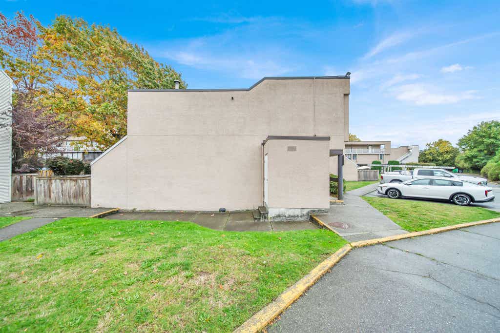 Photo of 17702 60 Avenue #28, Surrey, BC V3S 1V2 (MLS # R3153637)