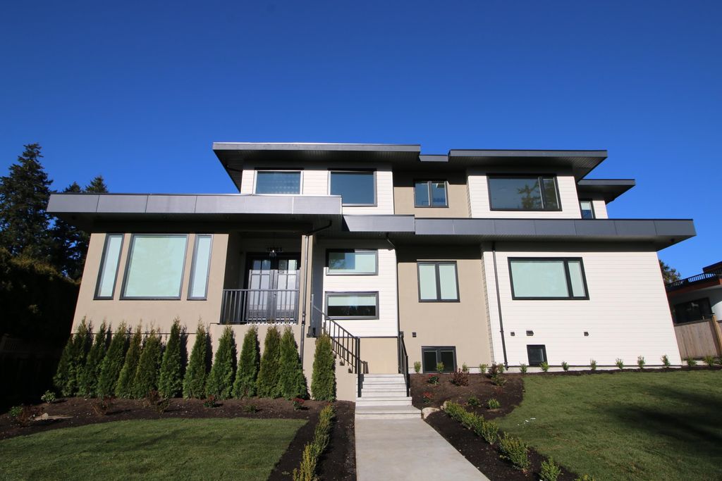 Photo of 13525 16th Avenue, Surrey, BC V4A 9K9 (MLS # R3080447)