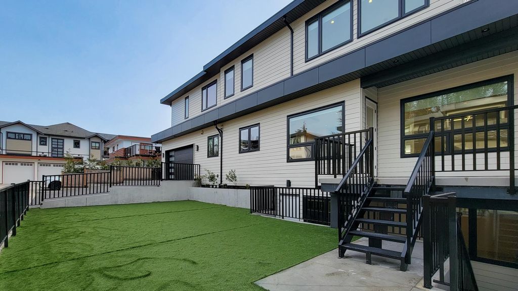 Photo of 13525 16th Avenue, Surrey, BC V4A 9K9 (MLS # R3080447)