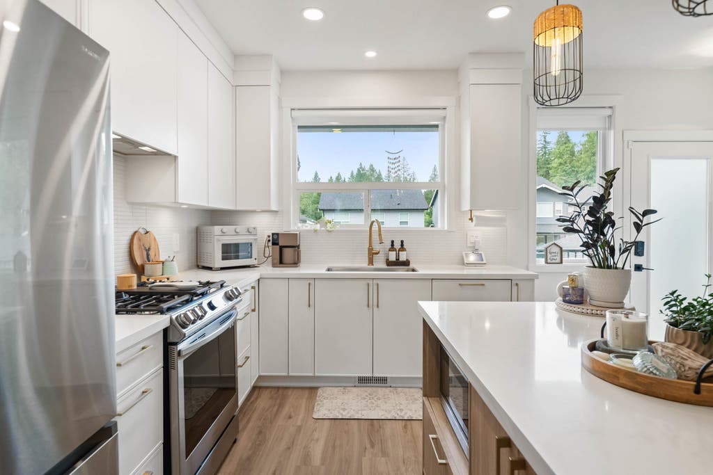 Photo of 25097 112 Avenue, Maple Ridge, BC V2W 0K6 (MLS # R3150327)