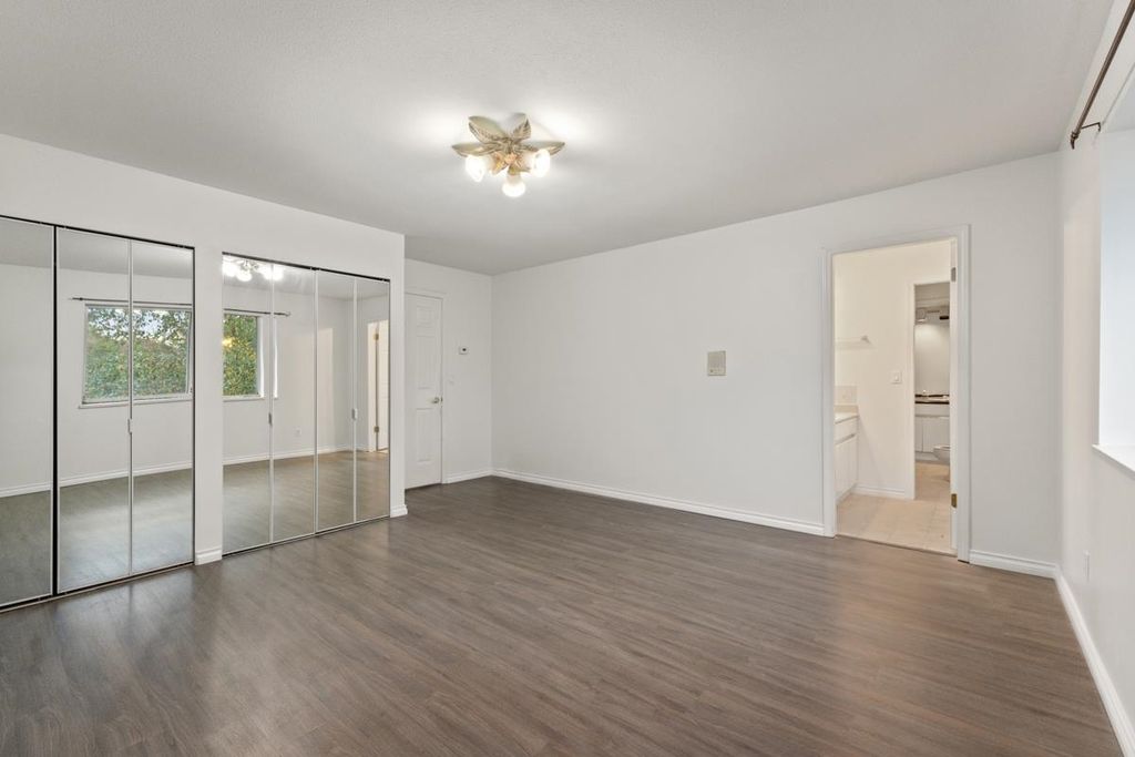 listing image 1102857090725411892