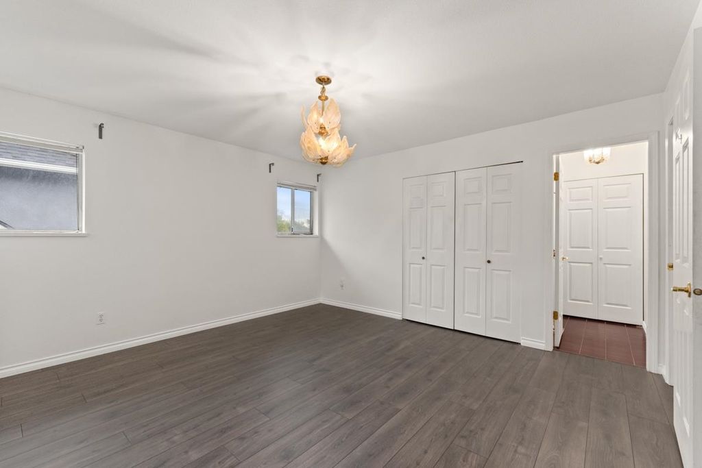 listing image 1106937242306850558