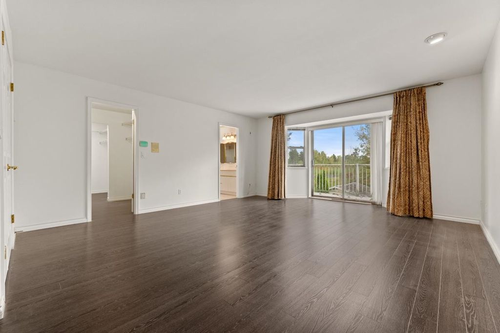 listing image 1105722712802248370