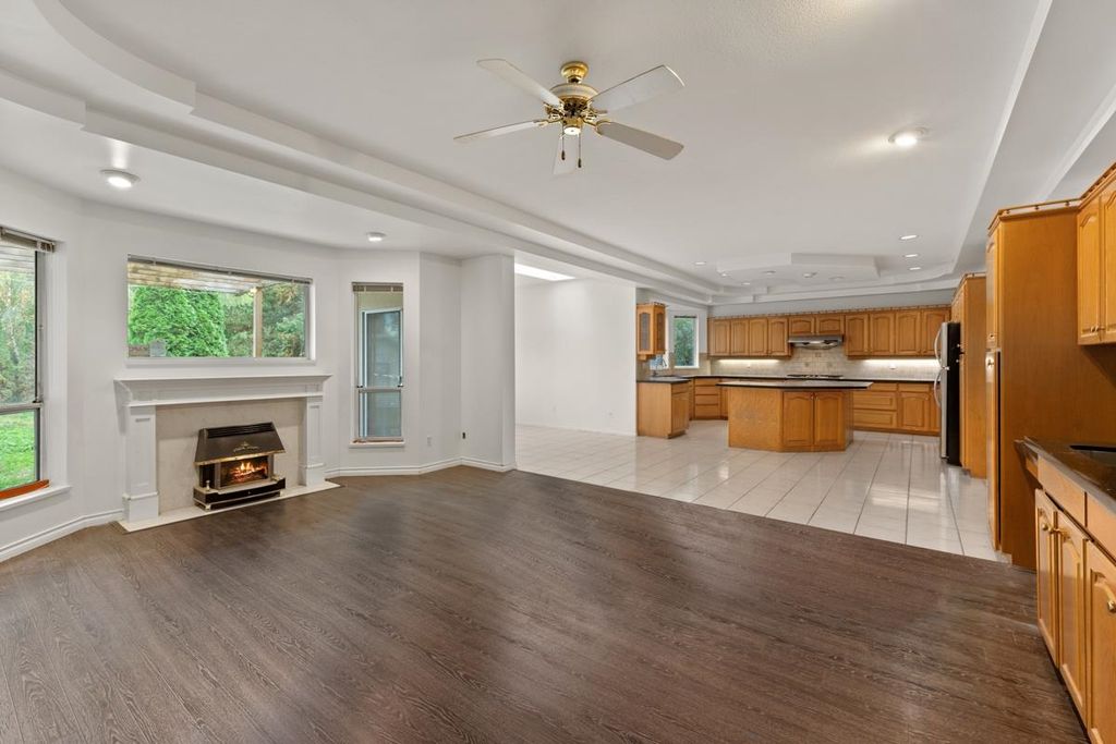 listing image 1101101342314567522