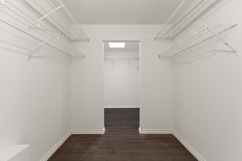 listing image 1106152654937699872