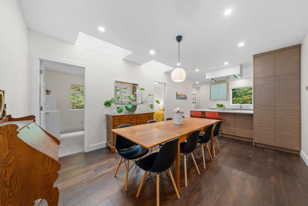 listing image 1102803759866217836