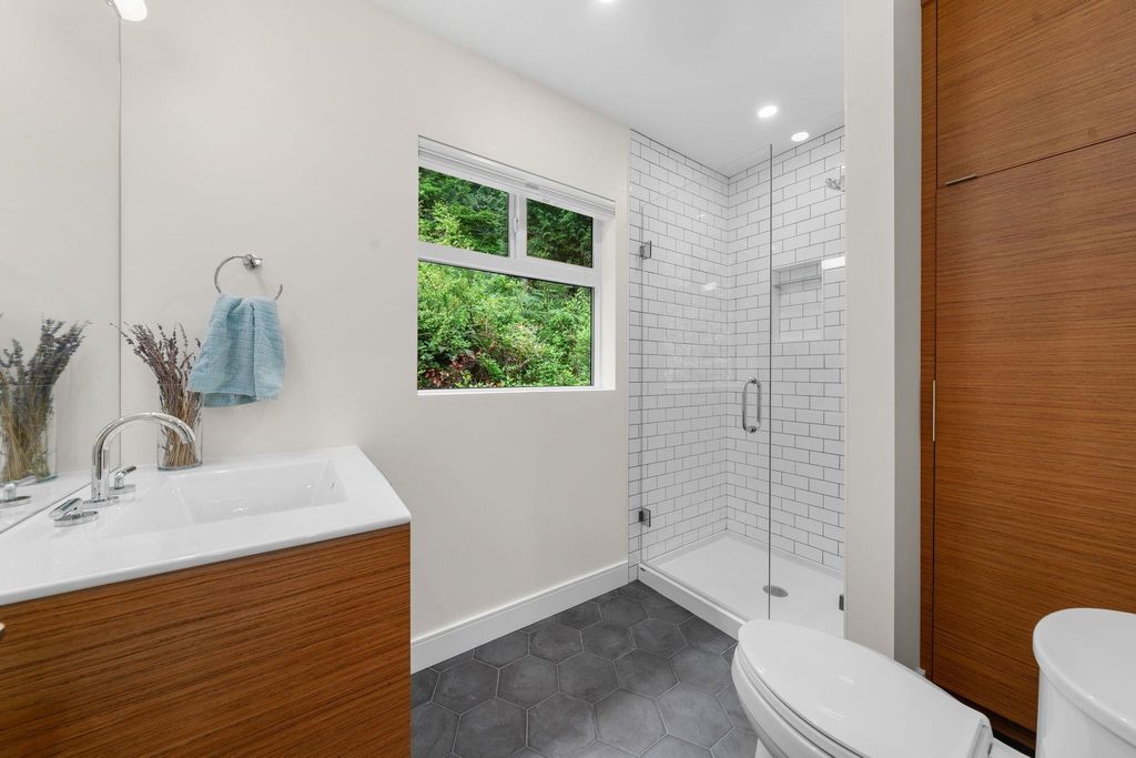 listing image 1103169766397561738