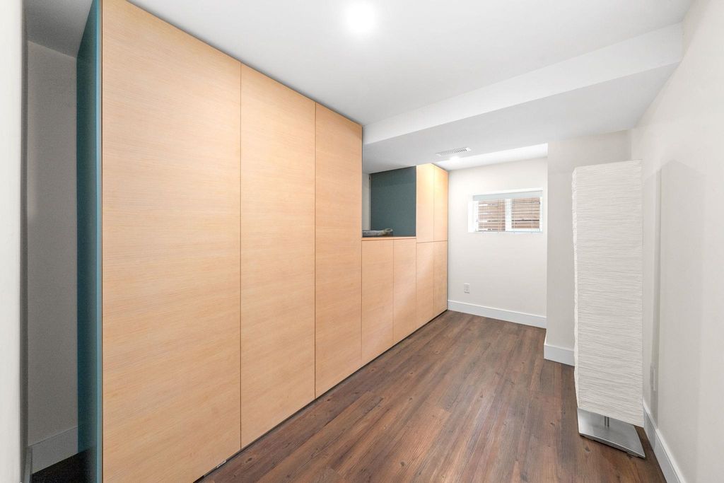 listing image 1109445997486614639