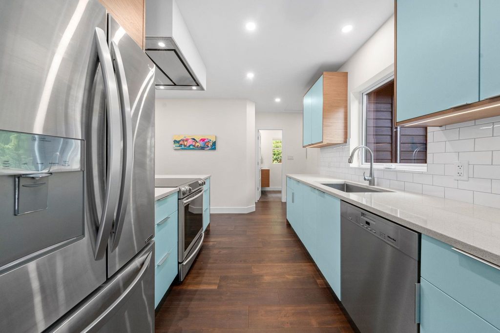 listing image 1106753487923876505
