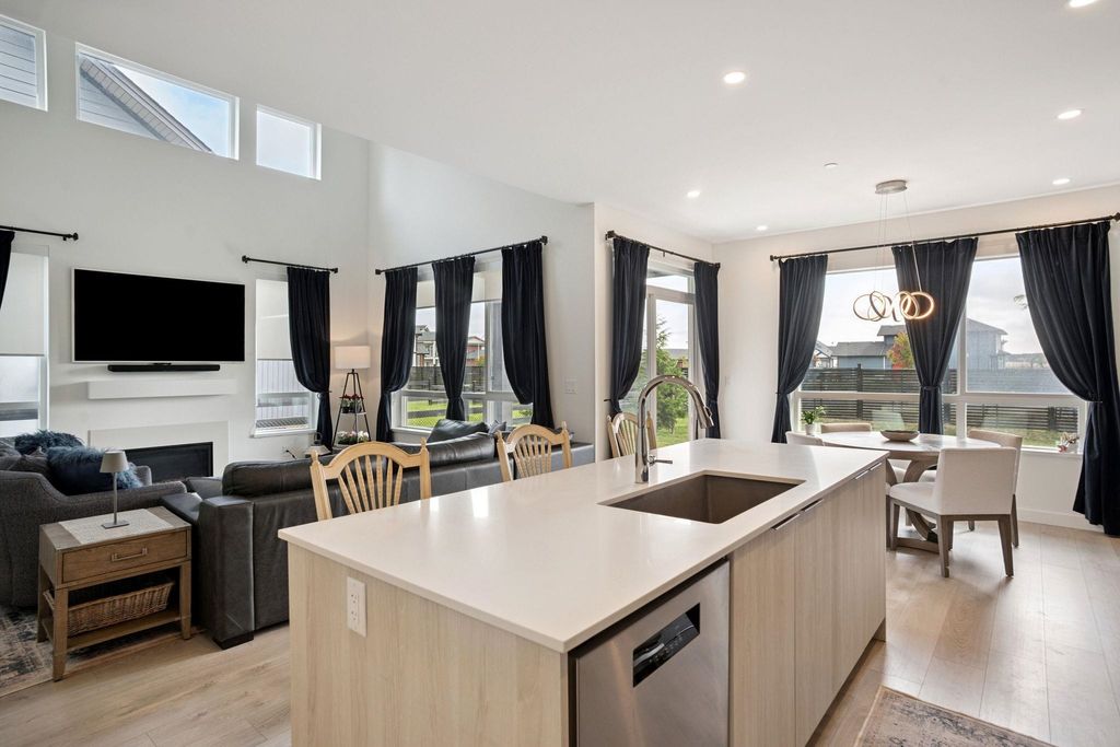 listing image 1109802053369260787