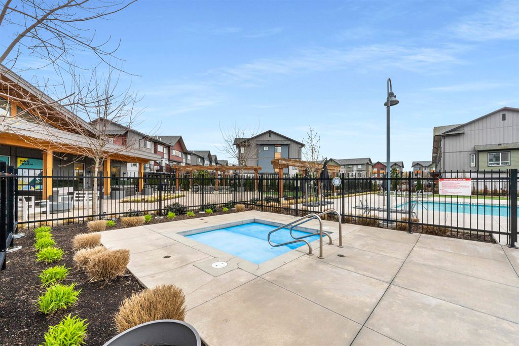 listing image 1109001385889828714