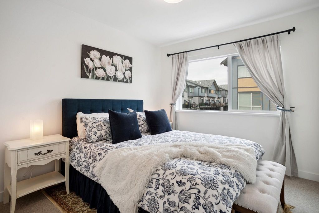 listing image 1104901750602626557
