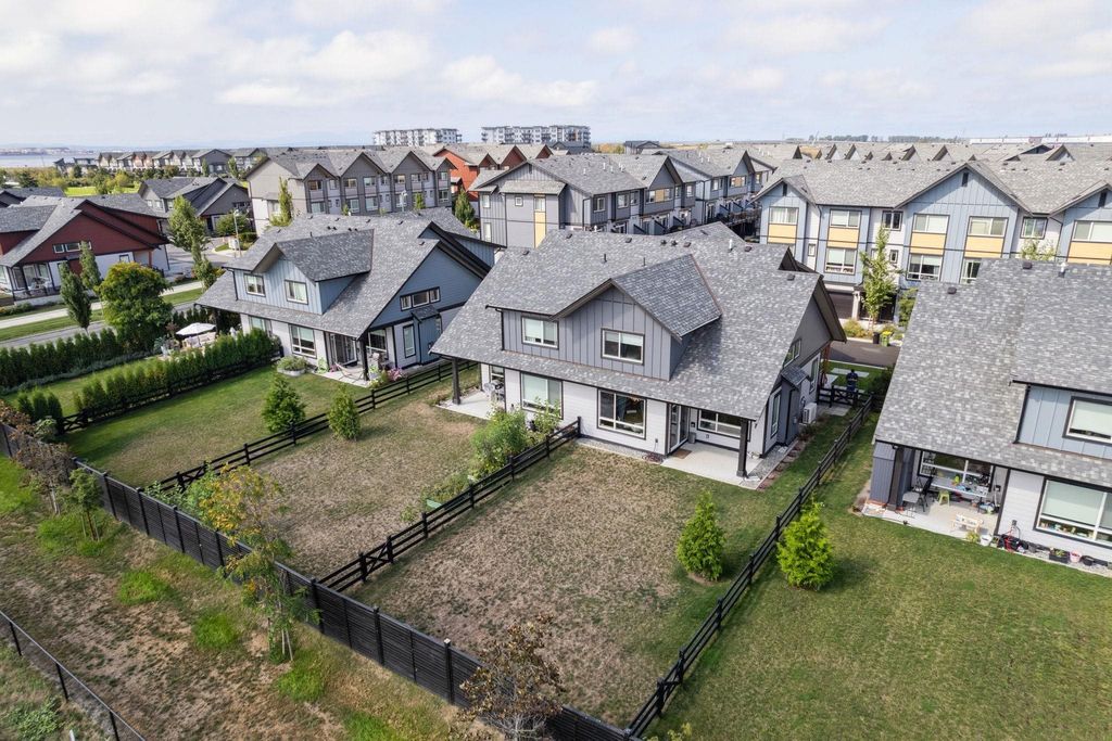 listing image 1109464902796639807