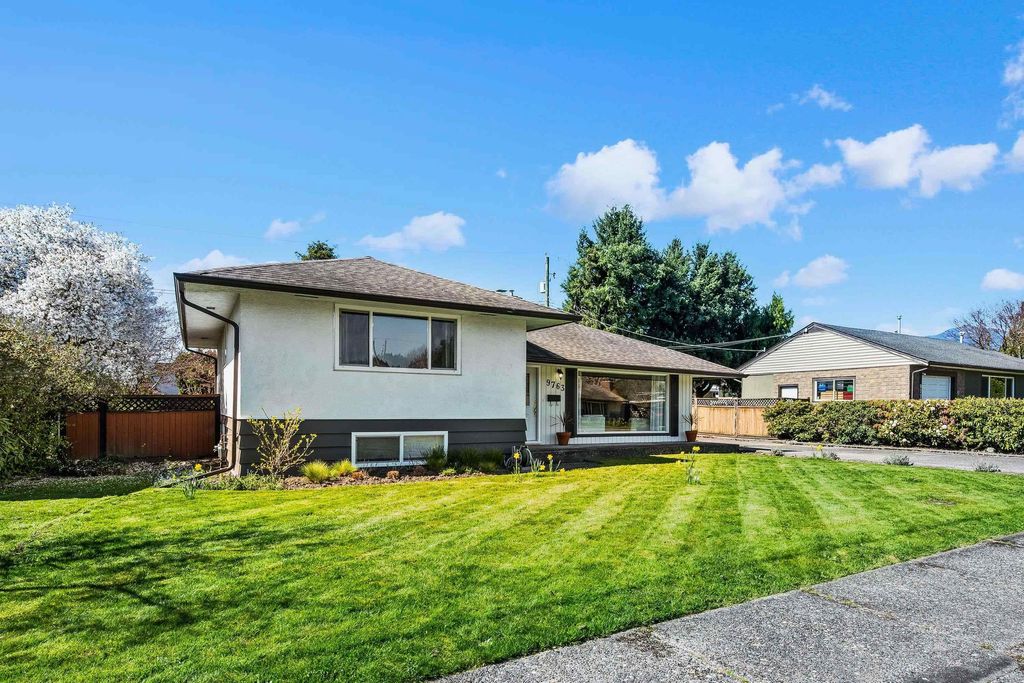 Photo of 9763 Heather Street, Chilliwack, BC V2P 5M5 (MLS # R3109284)