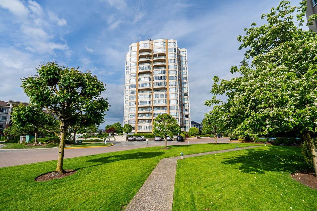Photo of 3190 Gladwin Road #304, Abbotsford, BC V2T 5T2 (MLS # R3154229)