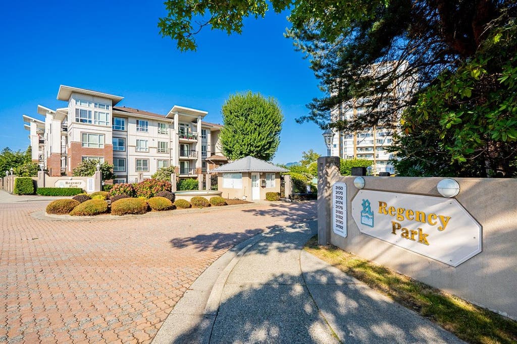 Photo of 3190 Gladwin Road #304, Abbotsford, BC V2T 5T2 (MLS # R3154229)