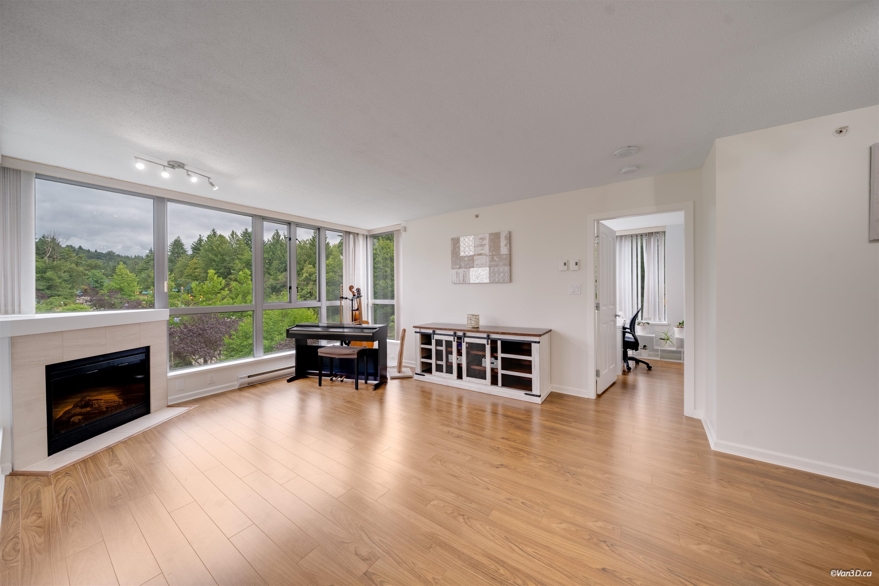 295 Guildford Way 501