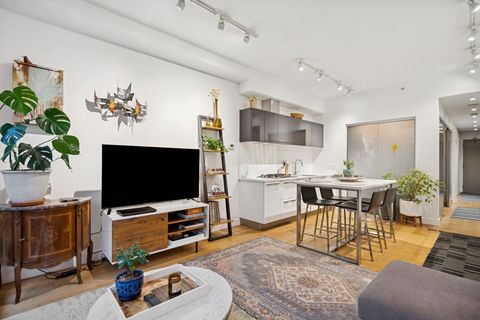 108 E 1st Avenue 228 Vancouver BC V5T 0E4