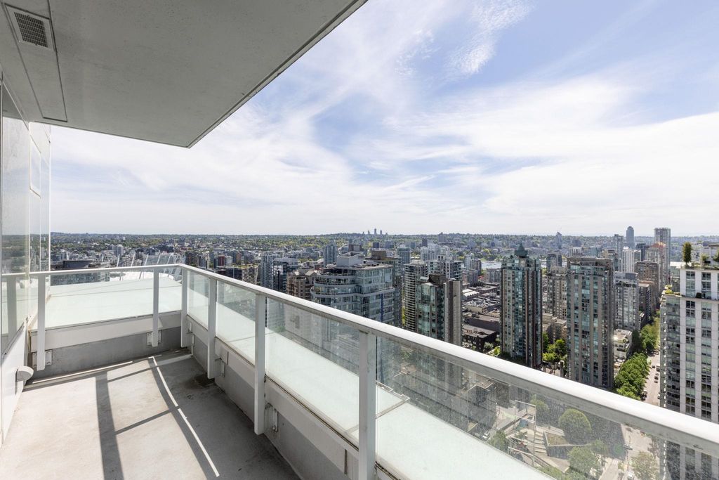 listing image 1102570634450638137
