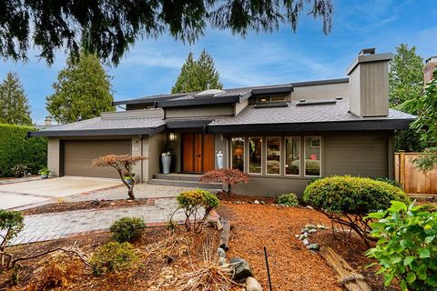 918 50b Street Delta BC V4M 2V9