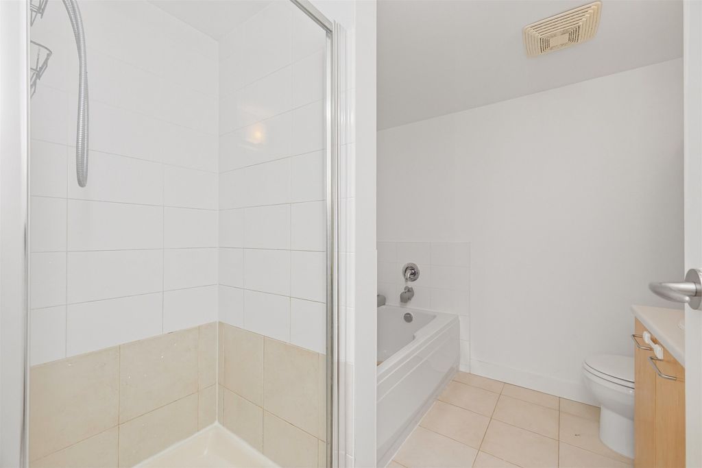 listing image 1103761500400980879