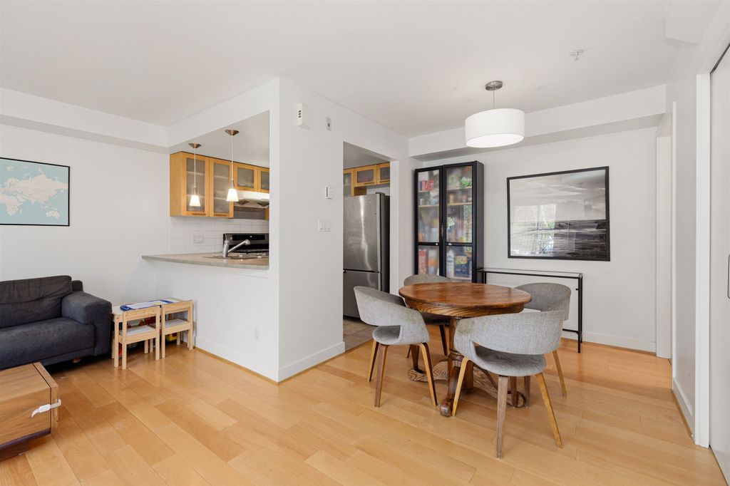 listing image 1101161372302371542