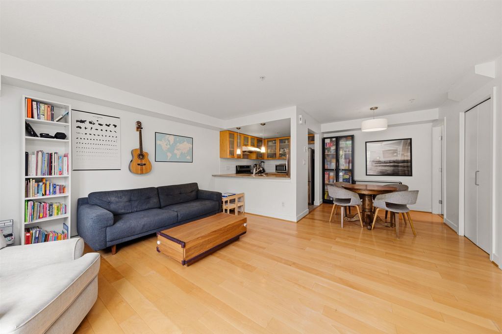listing image 1104374436266508669
