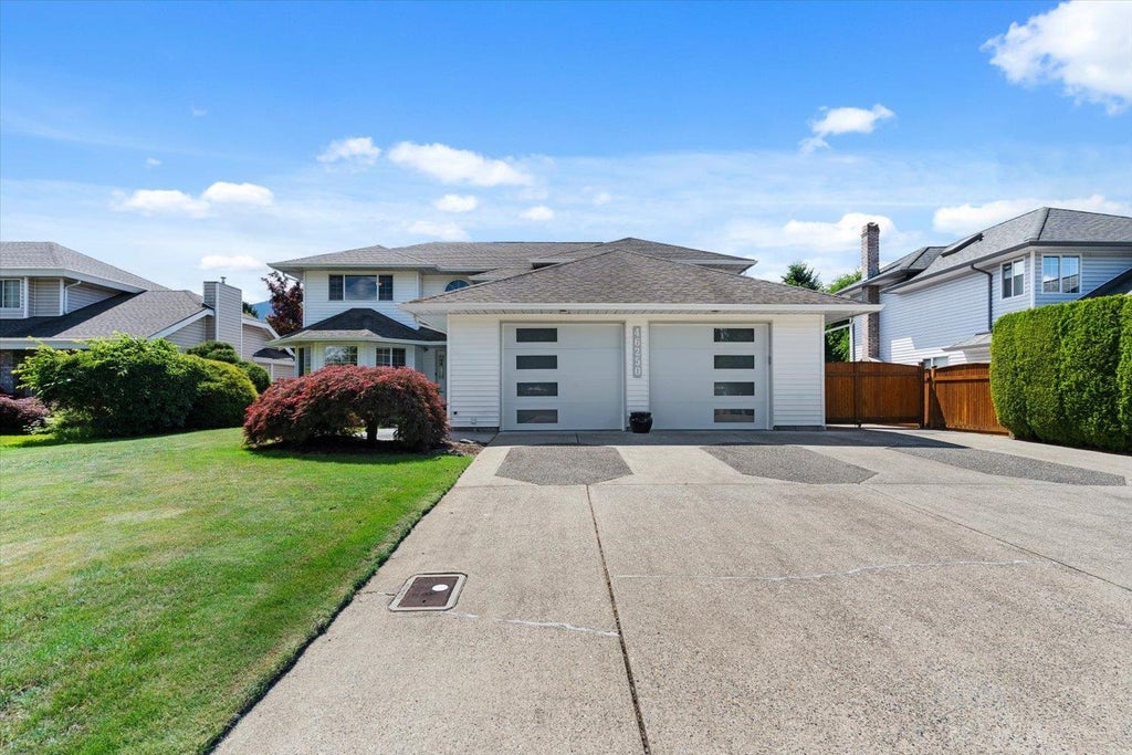 Photo of 46250 Roy Avenue, Chilliwack, BC V2R 2W2 (MLS # R3130761)