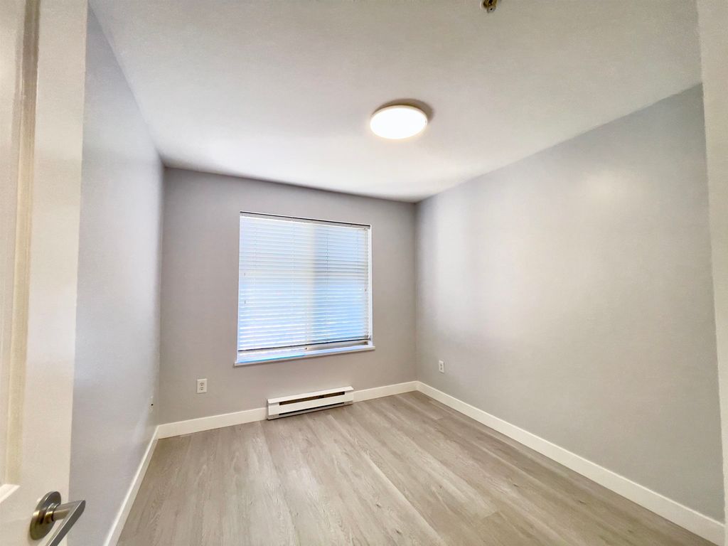 listing image 1104070044477799555
