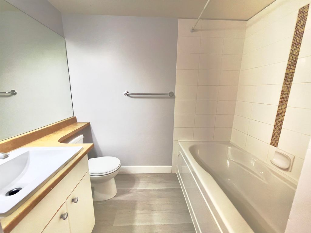 listing image 1101195275430886037