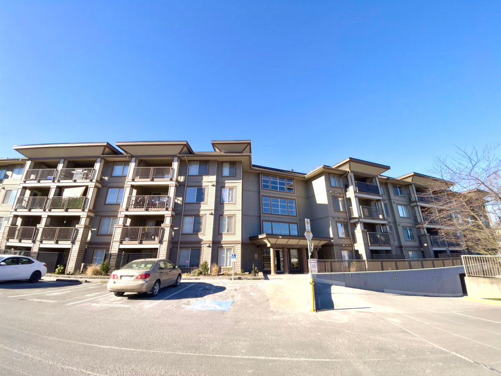 listing image 1101307628603765826