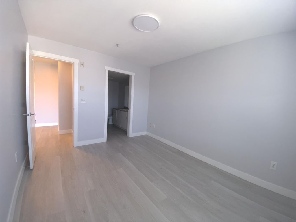 listing image 1107964345433747159