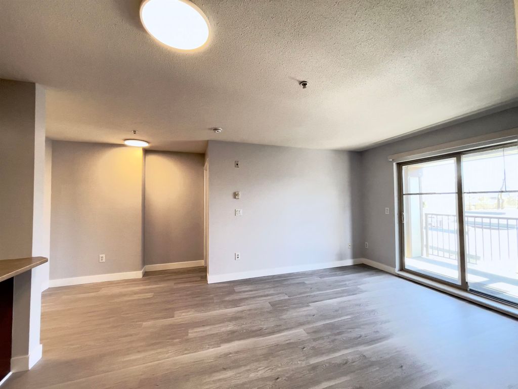 listing image 1102882765171053631