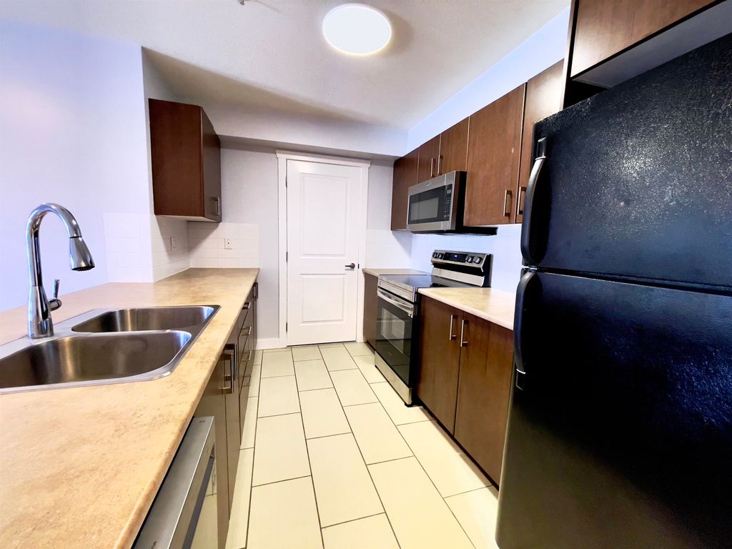 listing image 1109894788814583006