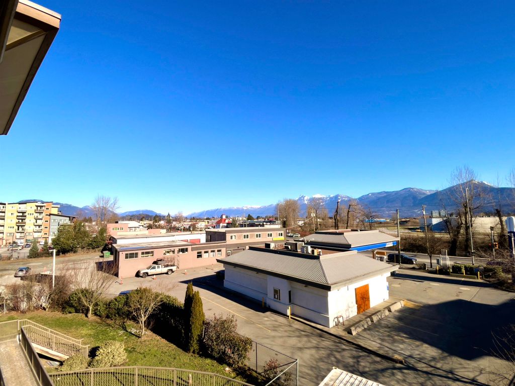 listing image 1100168547644444981